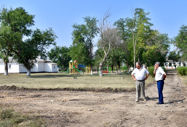 В селе Новоивановское ТОС№ 52 проводятся ремонтные работы по благоустройству парковой зоны