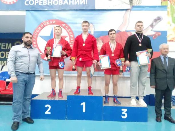 Серебряную медаль привез новочигольский самбист из города Гагарин Смоленской области