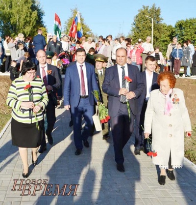17 сентября в поселке Товарково был торжественно открыт Сквер Памяти