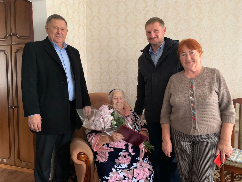 90- летний юбилей отмечает  вдова участника  ВОВ   Ткачева Любовь Петровна