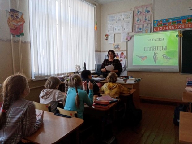 Игровую программау "В мире птиц" подготовили и провели работники дома культуры с учащимися МКОУ Васильевская ООШ. 