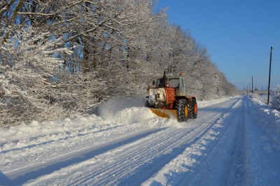 Проводится очистка дорог от снега