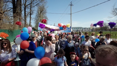 1 мая 2017 года делегация МО «Городское поселение «Поселок Товарково» приняла участие в праздничном первомайском шествии Дзержинского района, посвященном Дню весны и труда