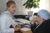 Врачи-специалисты, устроившиеся на работу в сельские медицинские учреждения Костромской области, получат единовременные выплаты