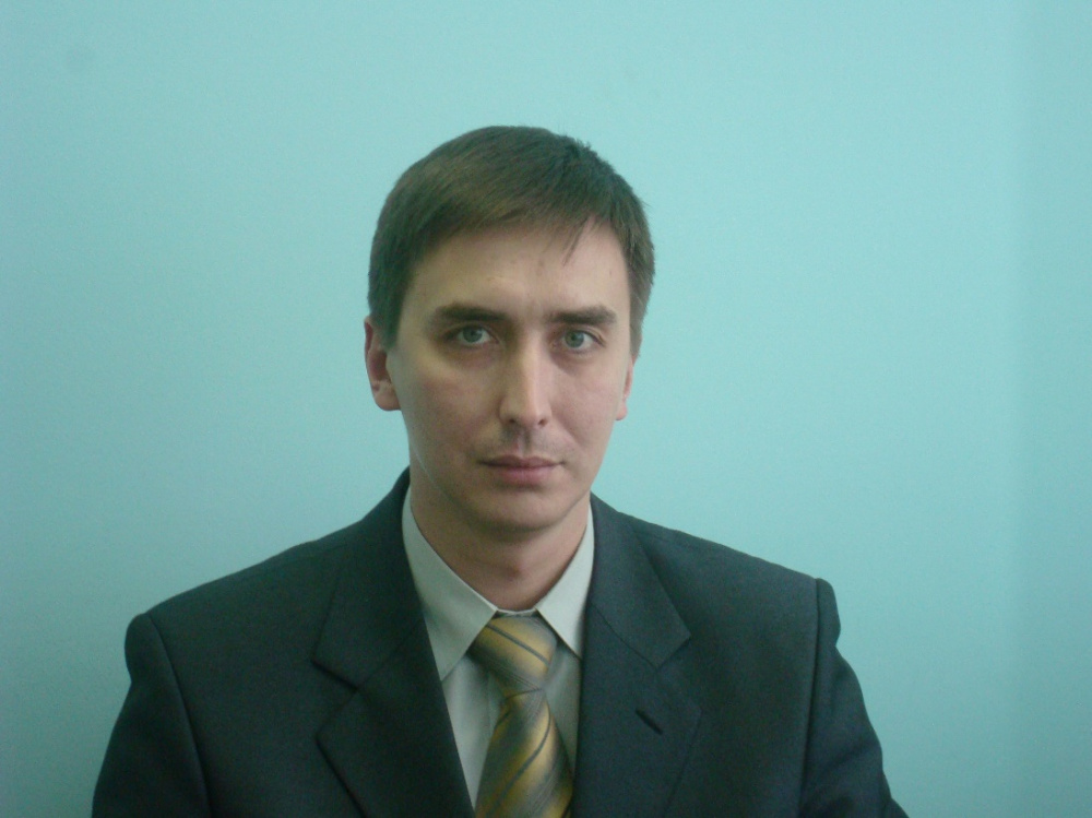 На вопросы вологжан отвечает заместитель руководителя Управления Росреестра по Вологодской области Роман Дурасов.
