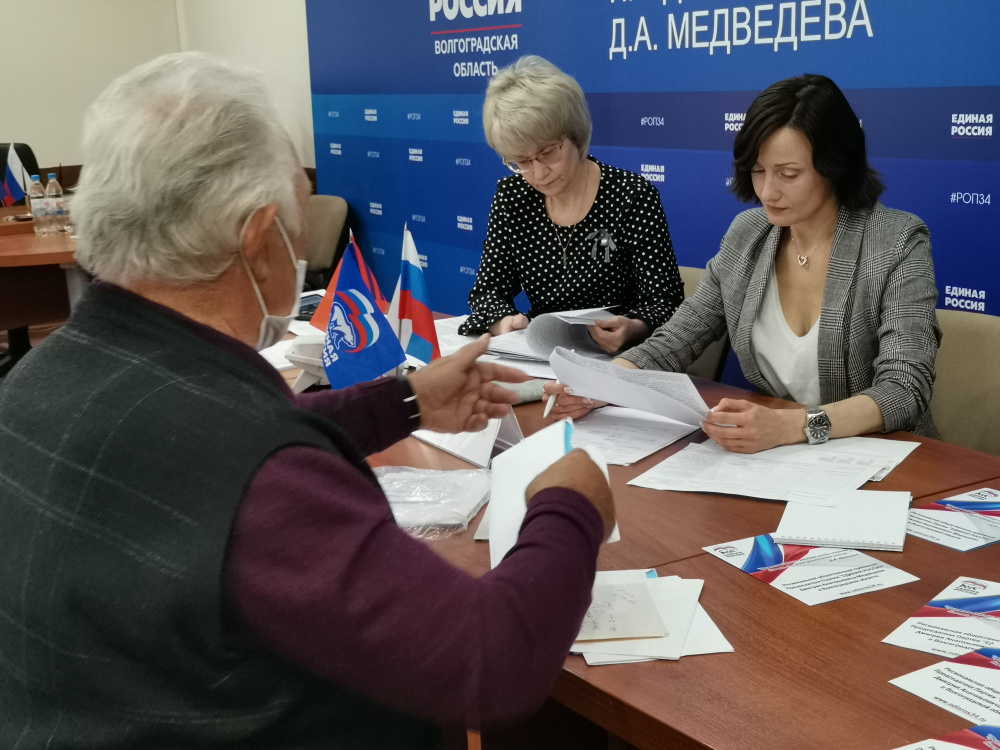 Выездной прием граждан провели специалисты ОПФР по Волгоградской области