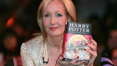 31 июля, свой день рождения празднует Джоан Роулинг - автор серии романов о Гарри Поттере