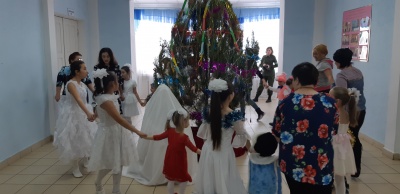       25 декабря в Комсомольском СДК для детей было проведено театрализованное представление «Новогодние чудеса».
