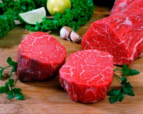 Россия к началу марта сократила импорт мяса в 3,1 раза