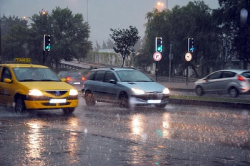 Рекомендации водителям в условиях дождливой погоды