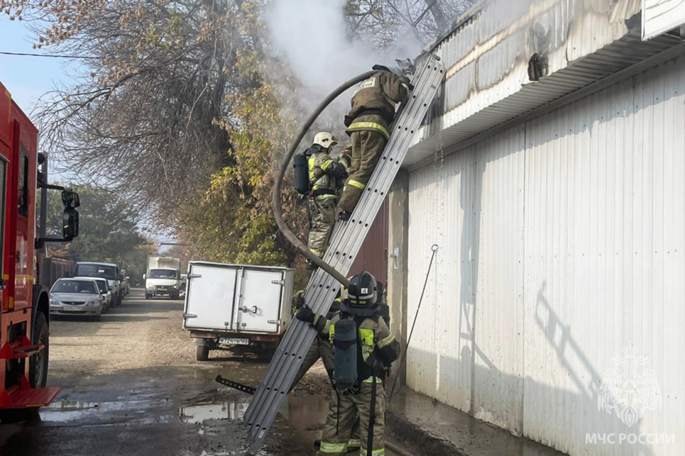 Сотрудники МЧС России призывают соблюдать правила пожарной безопасности  