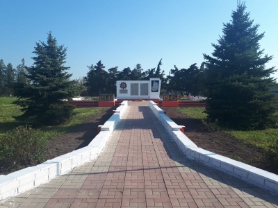 Ремонт мемориала погибшим односельчанам в пос. Моревка
