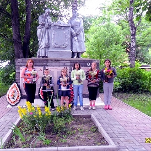 Памятник в с.Которь