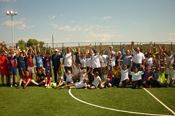 18 июня в с. Алькино состоялось открытие турнира по мини-футболу среди дворовых команд проекта ВПП "Единая Россия" - Лето с футбольным мячом.