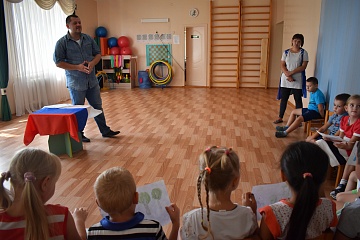 День Флага РФ 22 августа 2019 года, беседа с детьми и конкурс рисунков «Россия-Родина моя»