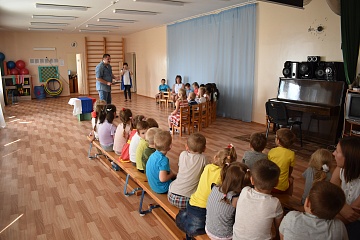 День Флага РФ 22 августа 2019 года, беседа с детьми и конкурс рисунков «Россия-Родина моя»