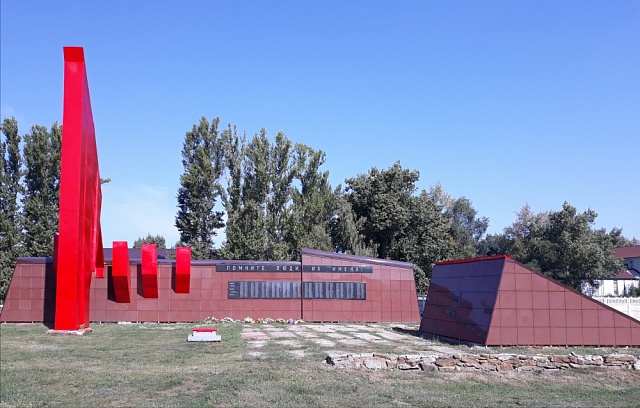 Ремонт памятника воинам, погибшим в годы Великой Отечественной войны