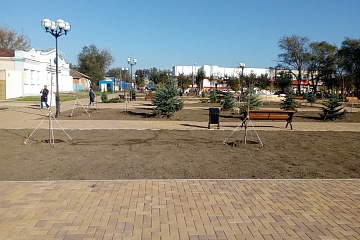 В Городовиковске завершились работы по благоустройству части территории Городского парка "Лужайка лотосов"