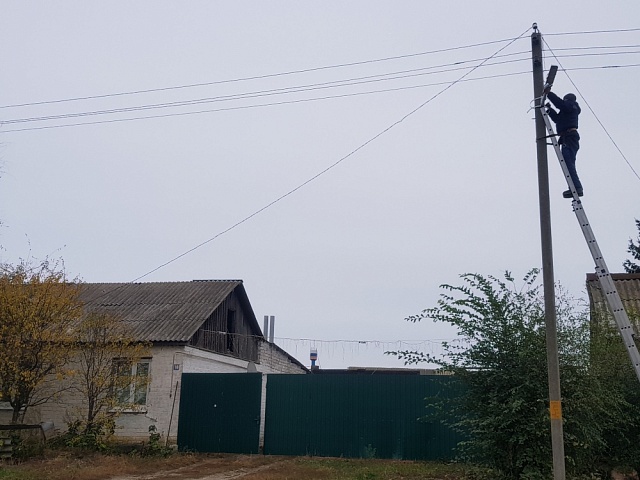 В селе Бурляевка  установлено 12 уличных светильников  , за  счёт средства гранта ТОС "Бурляевский".