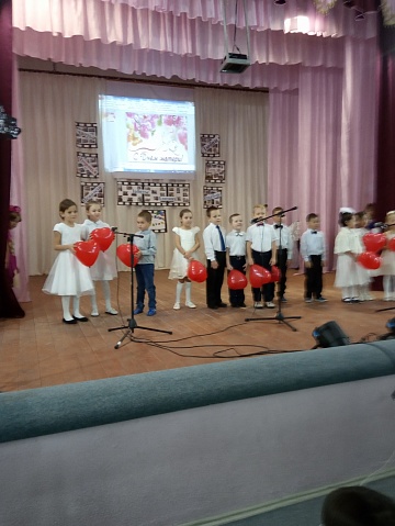 22 ноября в Комсомольском СДК состоялся праздничный концерт, посвященный Дню матери