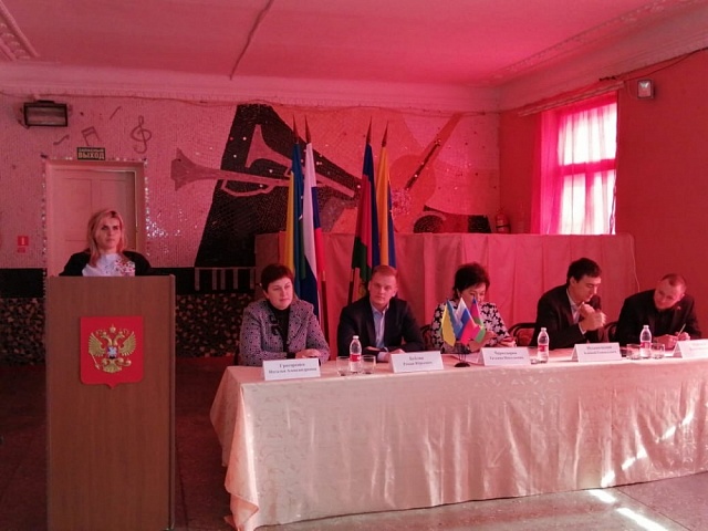 На территории Кухаривского сельского поселения, 11 февраля 2020г прошел первый этап семинара на тему: "Электоральная активность молодежи". 