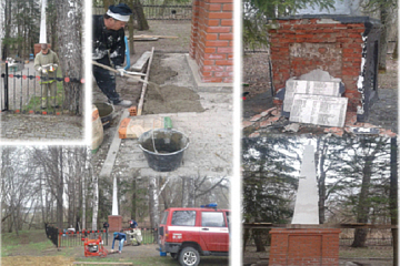 Сотрудники МЧС отремонтировали памятник жителям деревни Чёрный Поток, погибшим в период Великой Отечественной войны