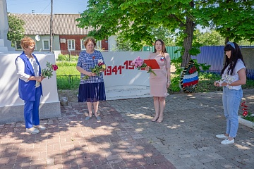 С соблюдением масочного режима в поселке Мятлево отметили День памяти и скорби