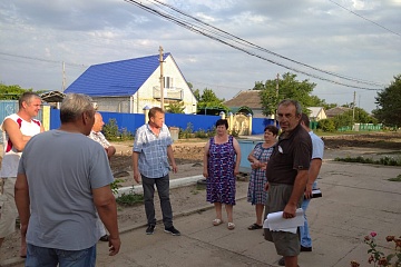 Администрация   Городовиковского городского муниципального образования Республики Калмыкия  19 июля 2020г организовала и провела сход граждан по ул.Зеленая. 