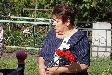 3 сентября 2020 года в памятных местах боевой славы муниципального образования Новольвовское Кимовского района состоялось возложение цветов  в рамках проведения Всероссийской акции "Цветы памяти" #ГОД2020; #ДВПОБЕДА; #УРОКИВТОРОЙМИРОВОЙ