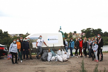 Дверь и 3 тыс. л. мусора обнаружили в ходе экологической акции на берегу Вологды