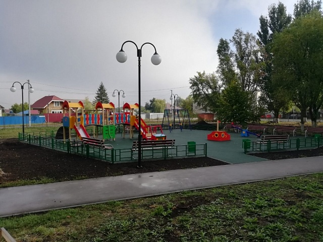 На территории ДК "Нива" установлена новая современная , безопасная детская площадка