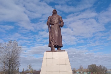 В селе Чулок установлена новая скульптура солдата по программе «Содействие развитию муниципальных образований и местного самоуправления»