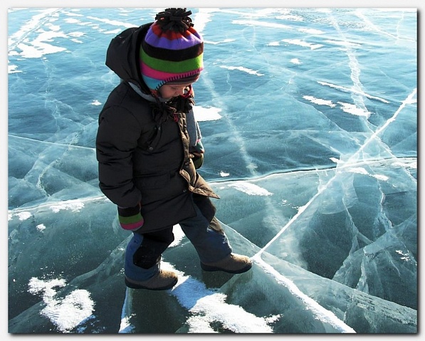 Правила безопасности людей на льду  в осенне-зимний период «Тонкий лед»