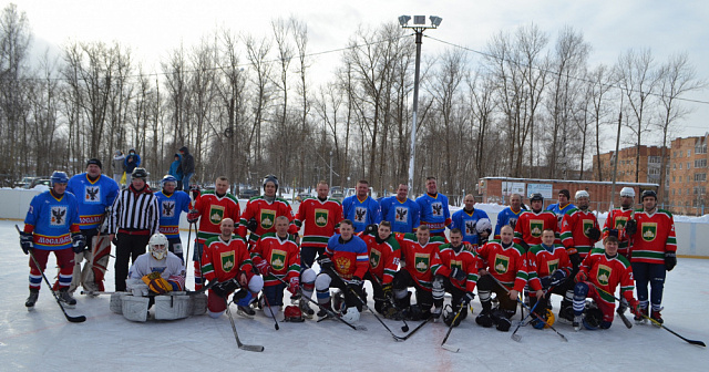 7 февраля 2021 на территории поселка Товарково, прошла встреча сборных команд по хоккею Мосальского и Дзержинского районов.
