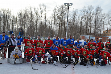 7 февраля 2021 на территории поселка Товарково, прошла встреча сборных команд по хоккею Мосальского и Дзержинского районов.