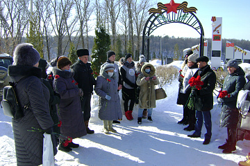 23 февраля в Товарково состоялось возложение цветов к Братской могиле