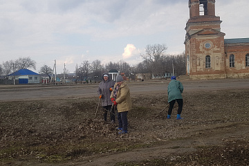 c 05 апреля на территории Пыховского селського  поселения проходят субботники по наведению порядка вокруг зданий  и  уборка несанкционированных свалок .