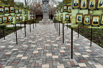 Активисты партии "Едина Россия" благоустроили обелиск посвященный участникам Великой Отечественной войны