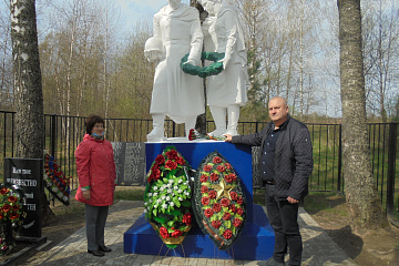 Возложение цветов к памятникам павших воинов в Великой отечественной Войне