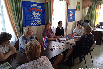 Областной депутат М.Г.Дмитриков отчитался перед мятлевскими депутатами-единороссами