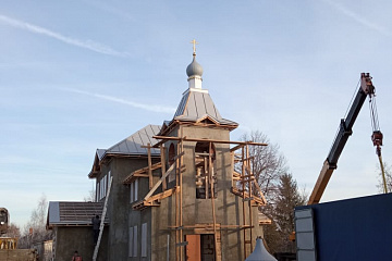 Сегодня в селе Краснополье состоялось освящение и установка куполов на возведенный храм в честь Николая Чудотворца