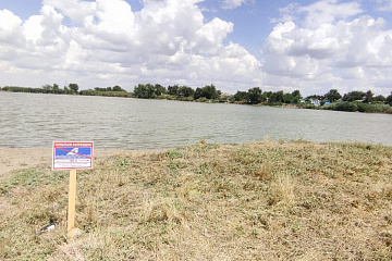На водных объектах городского поселения купание запрещено