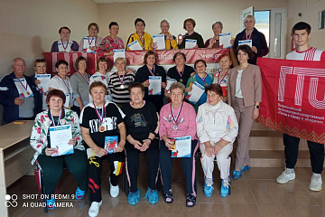 1 октября МКУ ДО в плавательном бассейне Бобровской ДЮСШ имени В. Л. Паткина прошло физкультурно-спортивное мероприятие, посвященное «Дню пожилых людей». 