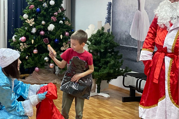 В традиционной благотворительной Акции «Полицейский Дед Мороз» поучаствовал и отдел ГИБДД ОМВД России по Волжскому району