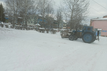 В сельском поселении Село Заречный регулярно проводиться чистка снега