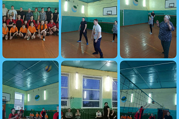 7 марта в спортзале Буденновской средней школы прошли первые игры по волейболу "Встречи с ветеранами"