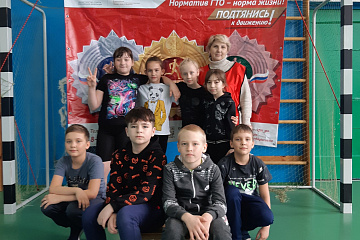 После небольшого перерыва и весенних каникул, Центр тестирования ГТО Калачеевского района, продолжил работу со школами на конкурс “Лучший класс ГТО”.