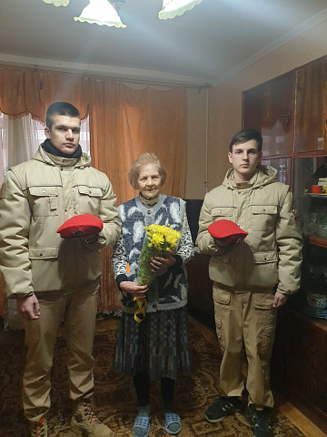 Сегодня совместно с Советом ветеранов п. Товарково и Юнармейцами школы №1 п. Товарково посетили блокадников проживающих в нашем поселке.
