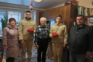 Сегодня совместно с Советом ветеранов п. Товарково и Юнармейцами школы №1 п. Товарково посетили блокадников проживающих в нашем поселке.