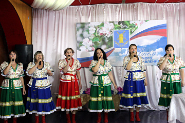 19 апреля 2024 года в актовом зале МУ «СДК ст. Камышеватской» прошло торжественное мероприятие, посвященное празднованию Дня местного самоуправления.